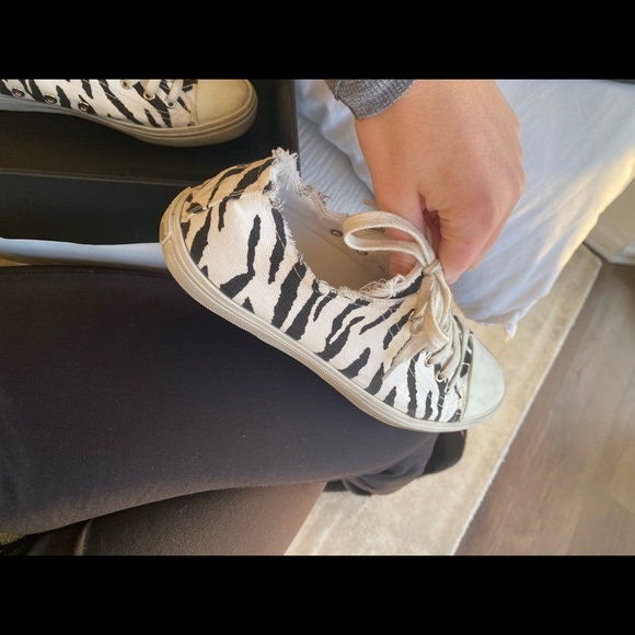 Saint Laurent Sneakers in canvas zebra print - Picture 6 of 14
